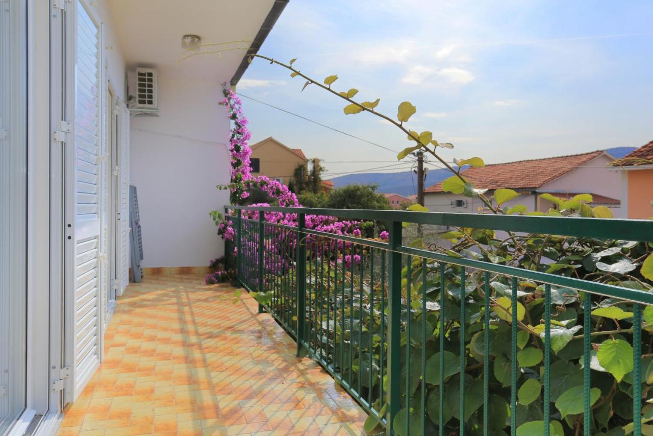 Seaside Holiday House Poljica, Trogir - 5161 Marina  Exterior foto
